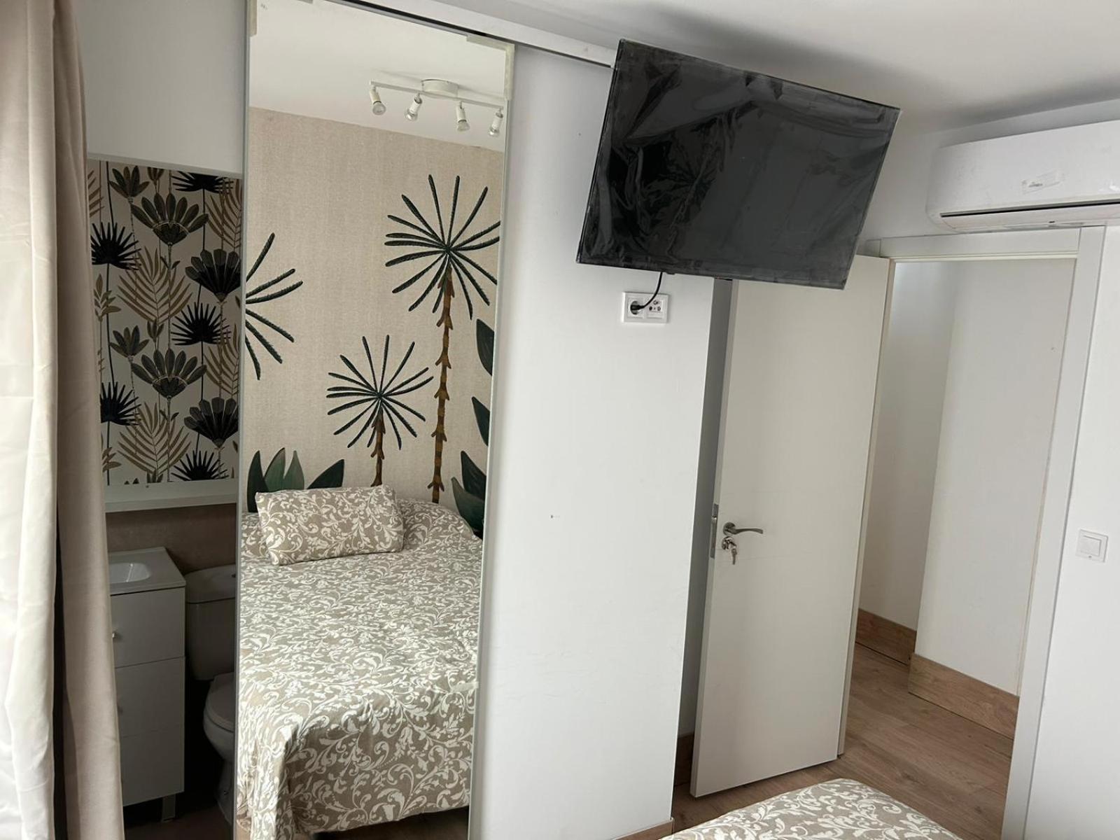 La Maison Del Mar Guest House Малага Экстерьер фото